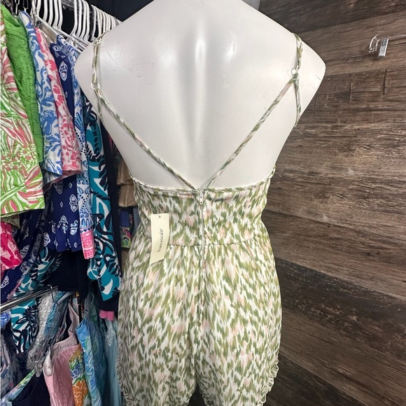 Francesca's Collections Sage Green Cream Romper - Picture 3 of 14